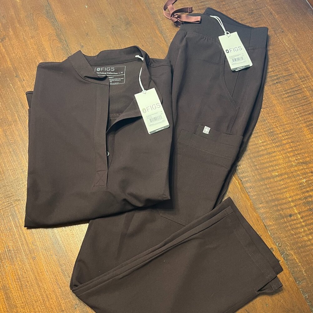 FIGS Espresso Scrub Set NWT (M/ST)